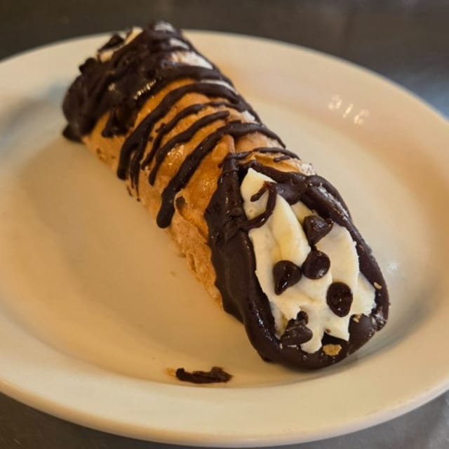 Cannoli.